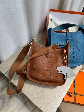 Сумка женская Evelyne 23 cm Clemence leather