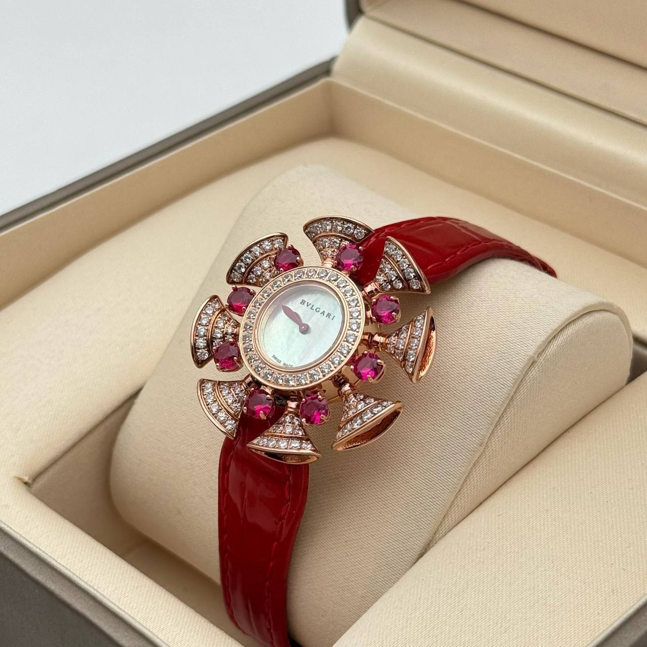 Часы женские Bvlgari Артикул PL-69564. Вид 1 Часы женские Bvlgari Артикул PL-69564. Вид 1