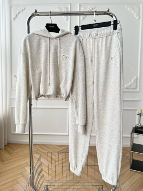 Костюм спортивный