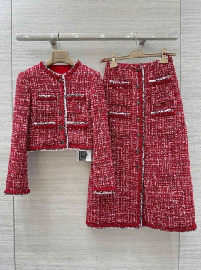 Костюм женский