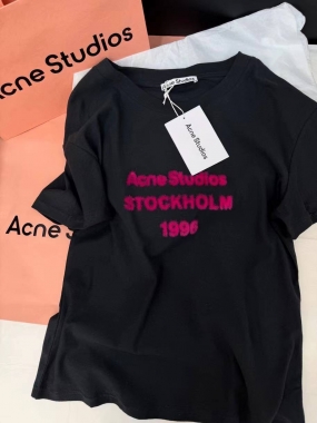 Футболка женская  Acne