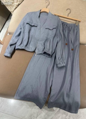 Костюм женский