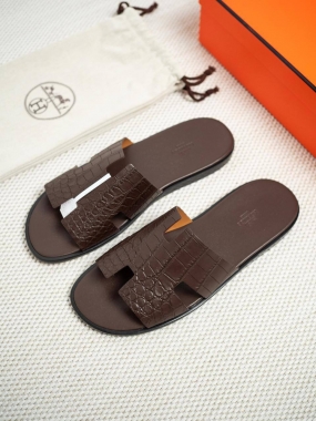 Шлепанцы Hermes из натуральной кожи крокодила