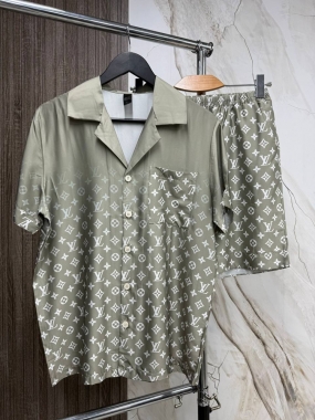 Костюм мужской