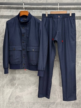 Костюм мужской