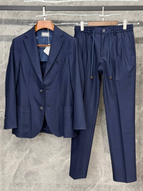 Костюм мужской