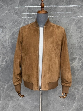 Замшевый бомбер