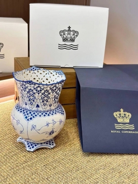 Ваза :ROYAL