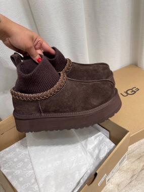 UGG