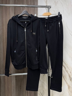 Костюм спортивный