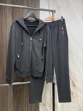 Костюм спортивный