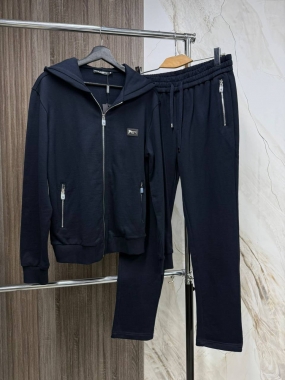 Костюм спортивный