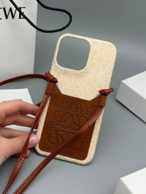 Чехол на Iphone 16 pro max