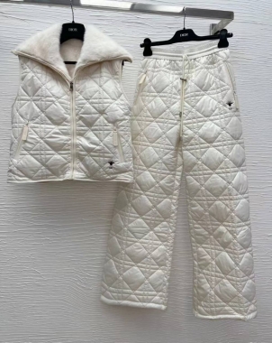 Костюм женский