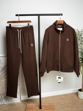  Костюм спортивный