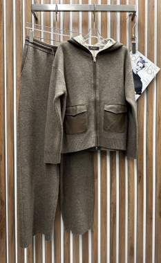 Костюм женский