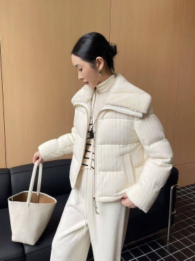  Куртка женская