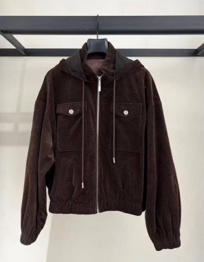 Костюм женский