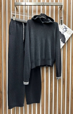 Костюм женский 