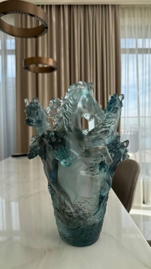 Ваза Daum лошадь