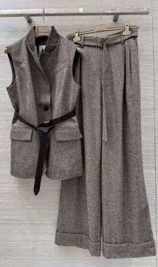 Костюм женский