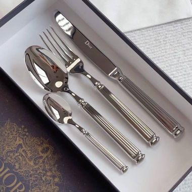 Набор столовых приборов на 6 персон