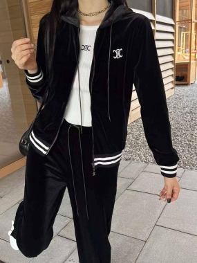  Костюм спортивный 