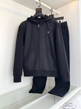  Костюм спортивный