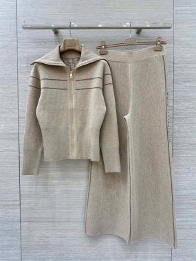 Костюм спортивный