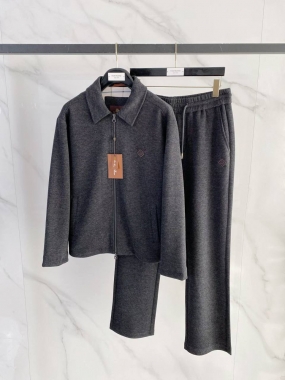 Костюм мужской 