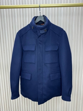 Кашемировая куртка со съемным воротником из овчины.