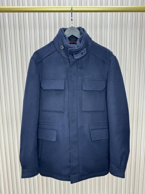 Кашемировая куртка со съемным воротником из овчины.