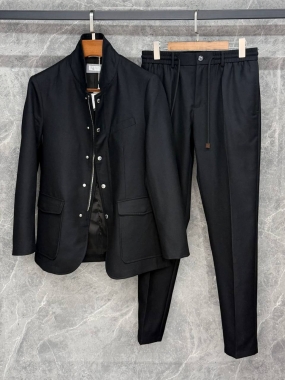Костюм мужской