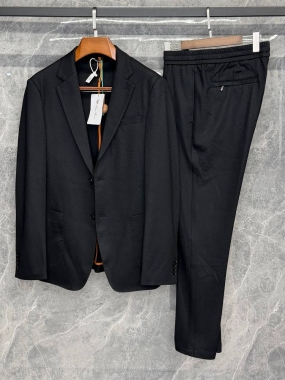 Костюм мужской
