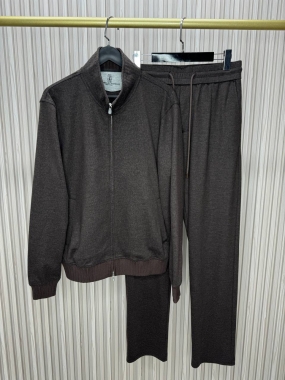 Костюм спортивный