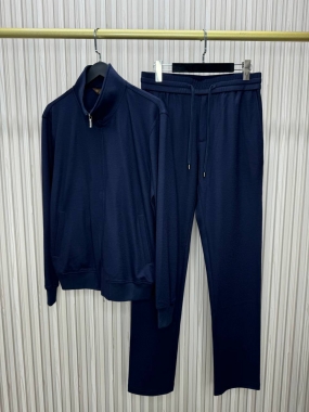 Костюм спортивный