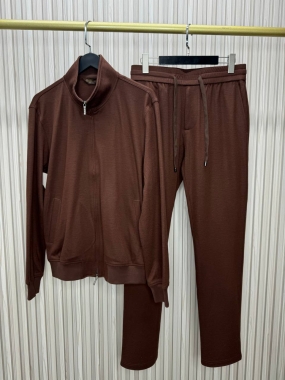 Костюм спортивный