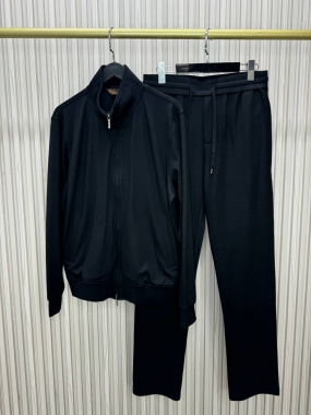 Костюм спортивный