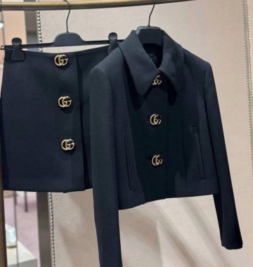 Костюм женский