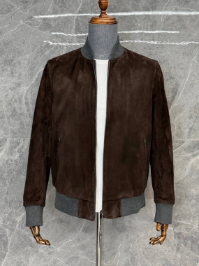 Замшевый бомбер