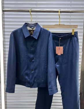 Костюм мужской