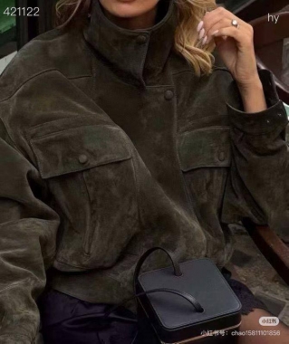 Замшевый бомбер 