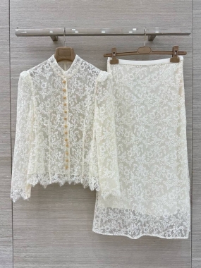 Костюм женский