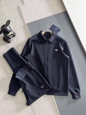  Костюм спортивный