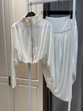 Костюм женский