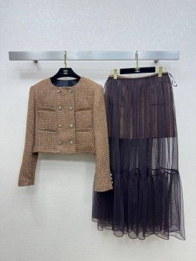 Костюм женский