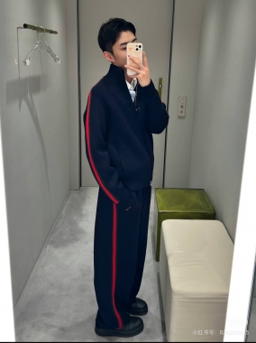 Костюм спортивный