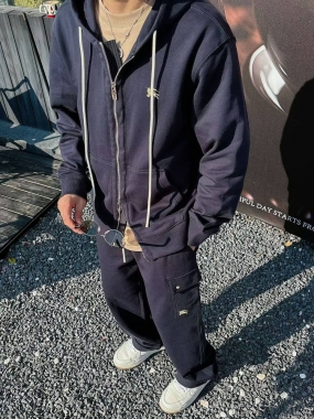 Костюм спортивный