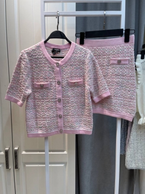 Костюм женский