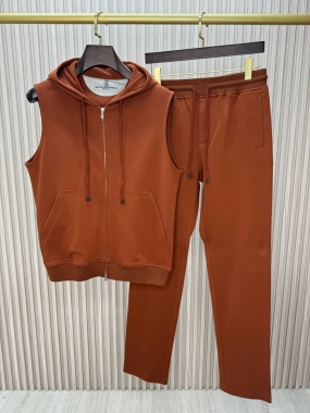 Костюм спортивный